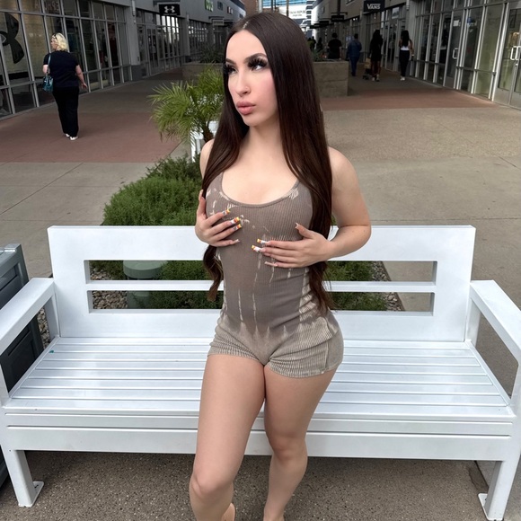 Romper - Picture 2 of 5